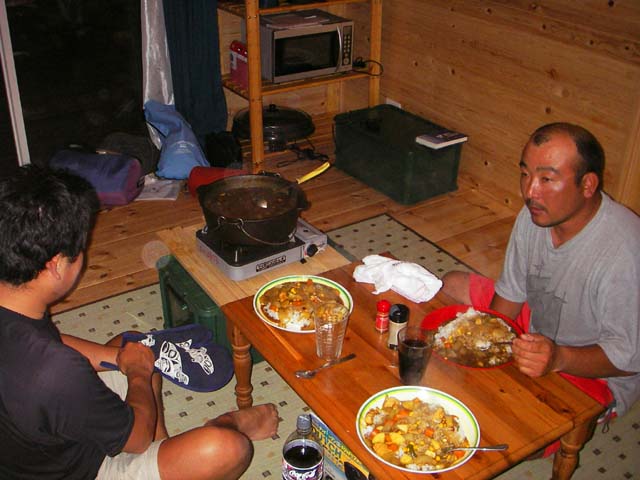 080604algaforestベース　合宿の夕食のサムネール画像