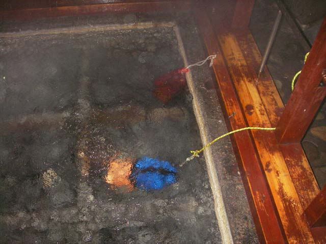 080930湯の峰温泉・湯筒のサムネール画像