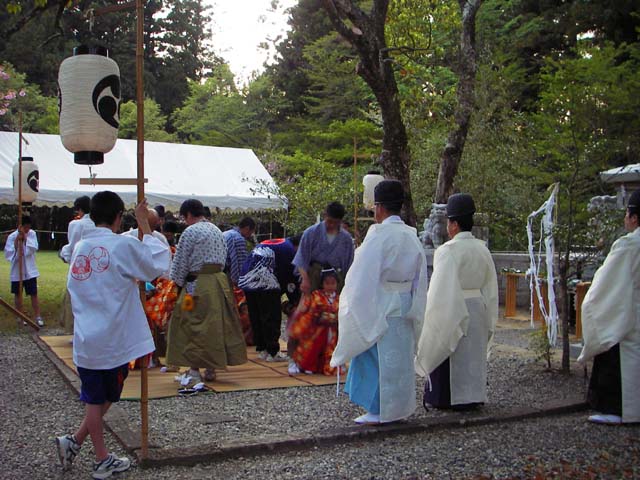 090413熊野本宮大社例大祭 宮渡神事3のサムネール画像