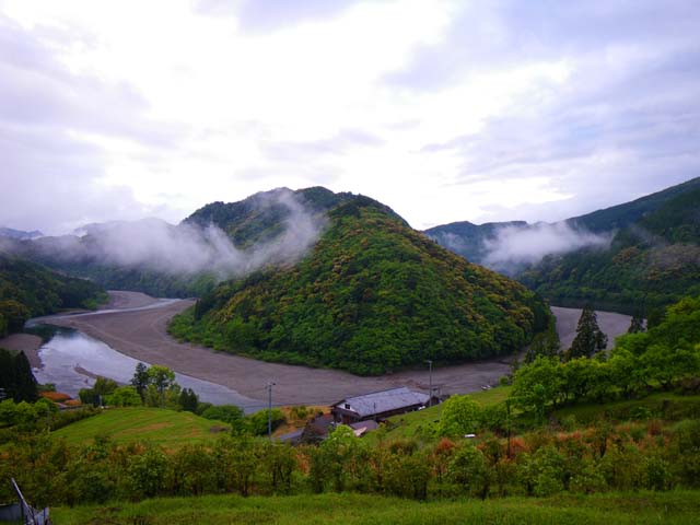 090506新緑の熊野川（竹筒集落より）のサムネール画像