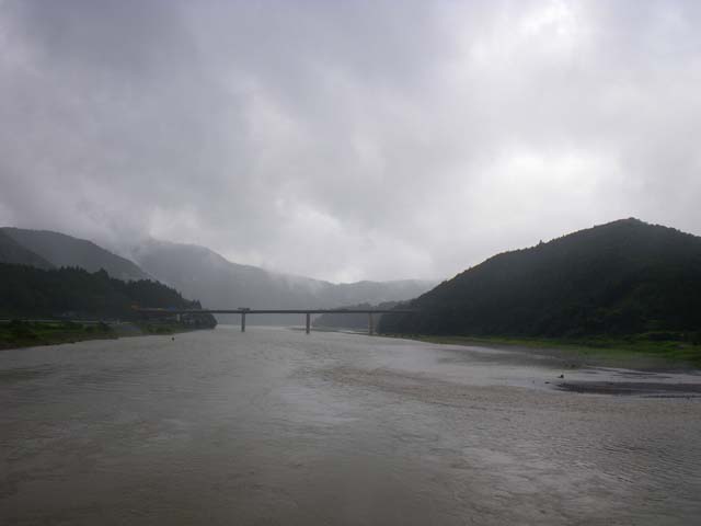 090810増水の熊野川のサムネール画像
