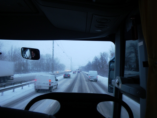 100109ニースからリヨンへ雪の中1日かけてバス移動にのサムネール画像