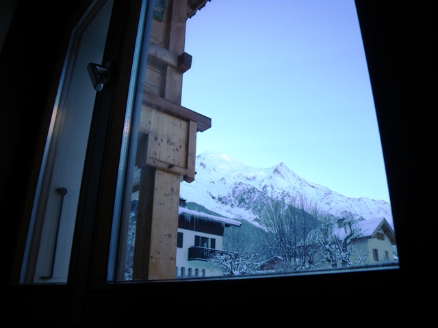 100111シャモニの家の窓からMont-Blancを望むのサムネール画像