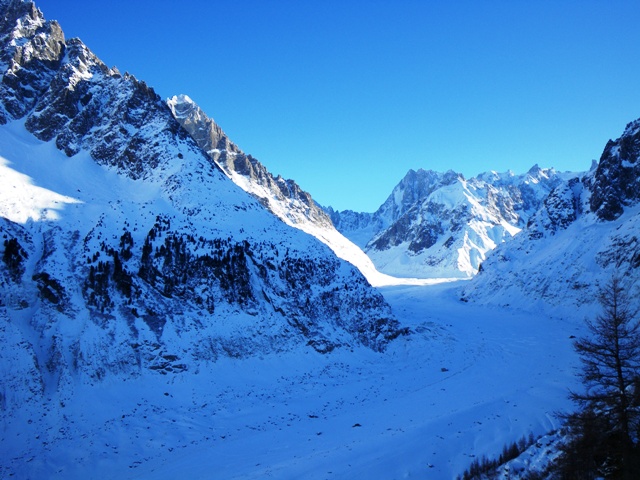 100112Mer De Glace フランスで一番大きい氷河、後退が激しいらしいのサムネール画像