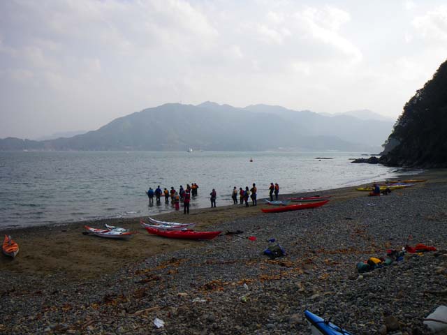 100320シーカヤックアカデミー　キャンプ地前にて海上講習のサムネール画像