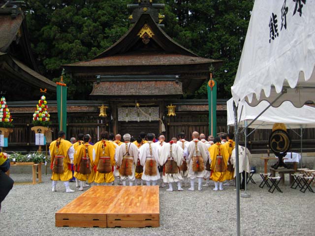 100415熊野本宮大社 例大祭 本殿祭のサムネール画像
