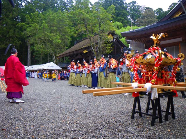 100415熊野本宮大社 例大祭 渡御祭2のサムネール画像