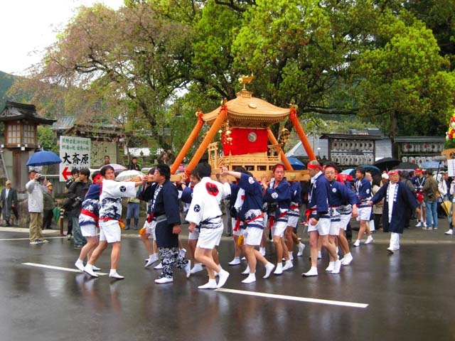 100415熊野本宮大社 例大祭 渡御祭4のサムネール画像