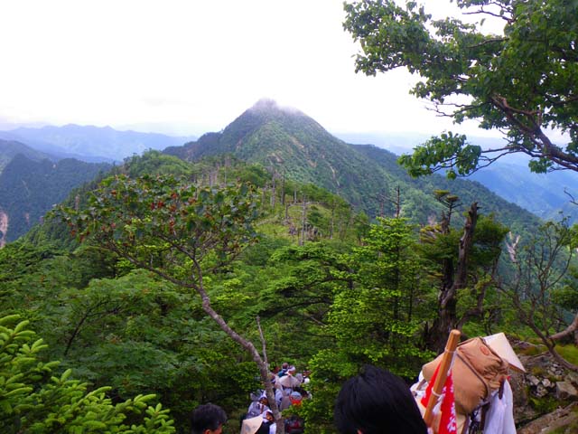 100718大峰奥駈修行、釈迦ヶ岳目前のサムネール画像